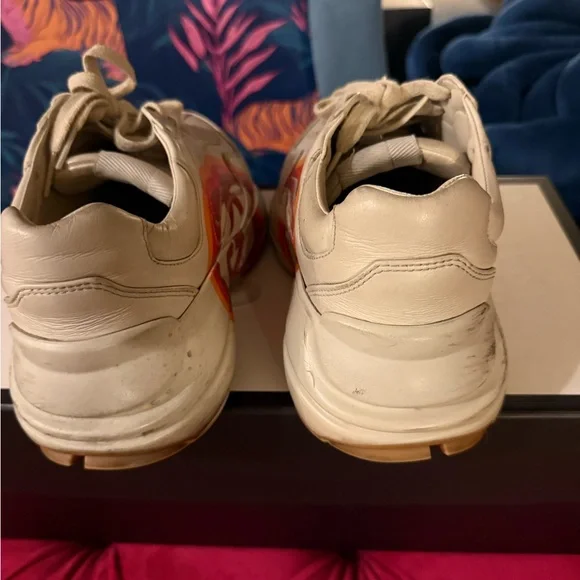 Gucci Black and Red Luxury Packaging - Picture 5 of 11